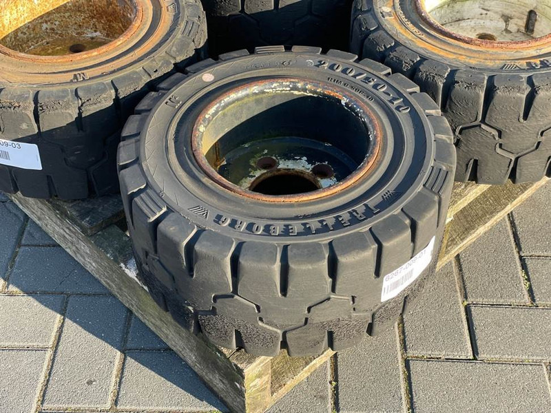 Linde -Trelleborg 200/50-10-Tire/Reifen/Band - Gume in platišča za Gradbeni stroj: slika 2 Linde -Trelleborg 200/50-10-Tire/Reifen/Band - Gume in platišča za Gradbeni stroj: slika 2