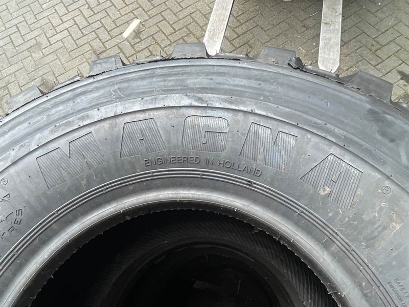Magna 405/70R18-Tire/Reifen/Band - Gume in platišča za Gradbeni stroj: slika 5 Magna 405/70R18-Tire/Reifen/Band - Gume in platišča za Gradbeni stroj: slika 5