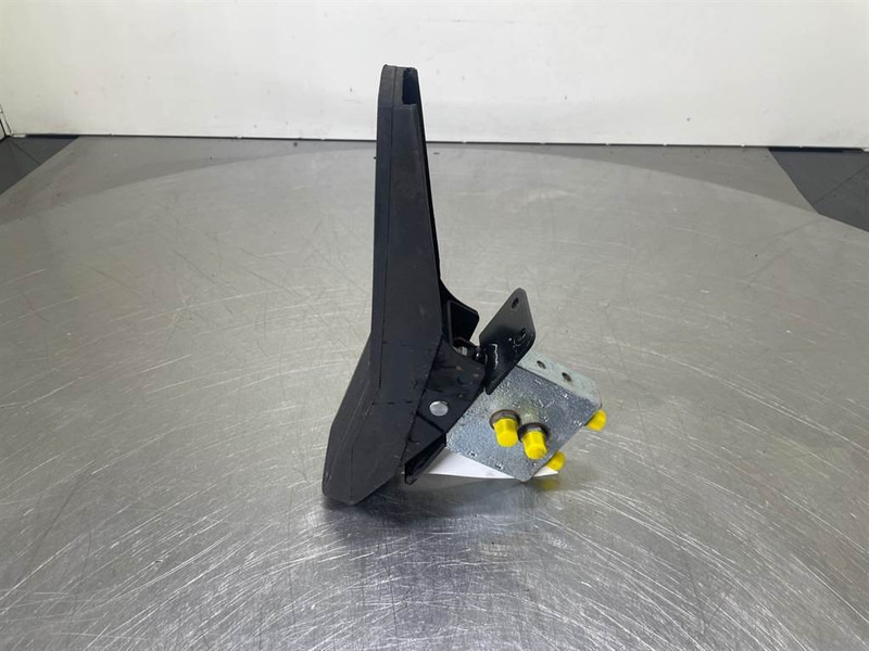 Mecalac 12MTX-5270642-Control pedal boom - Hidravlika za Gradbeni stroj: slika 2 Mecalac 12MTX-5270642-Control pedal boom - Hidravlika za Gradbeni stroj: slika 2