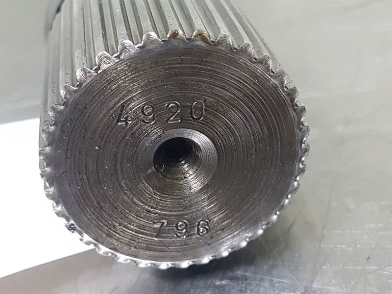 O & K L20I-4920796-Joint shaft/Steckwelle/Steekas - Os in deli za Gradbeni stroj: slika 4 O & K L20I-4920796-Joint shaft/Steckwelle/Steekas - Os in deli za Gradbeni stroj: slika 4