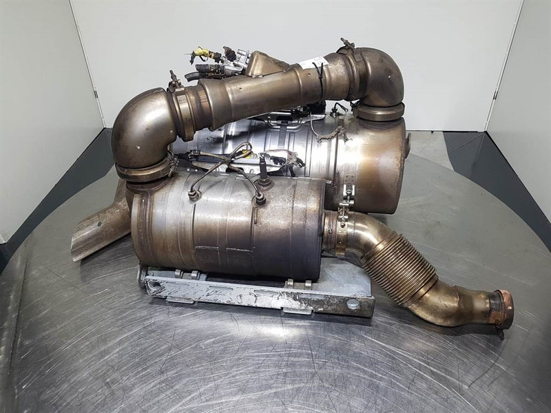 Sennebogen 818 - Exhaust system/Auspuff/Uitlaat - Motor in deli za Gradbeni stroj: slika 3 Sennebogen 818 - Exhaust system/Auspuff/Uitlaat - Motor in deli za Gradbeni stroj: slika 3