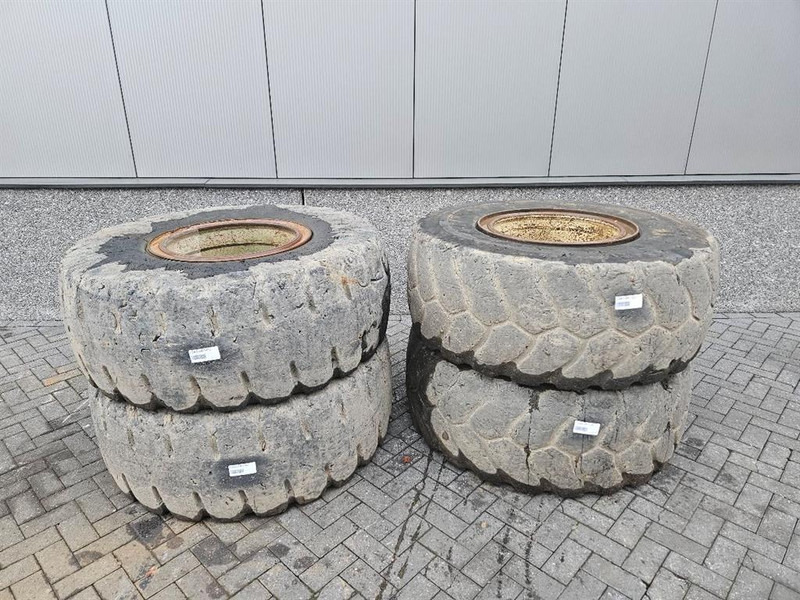 Terex TL260S-Banden 20.5-R25-Solid wheels / Full Gummi - Gume in platišča za Gradbeni stroj: slika 1 Terex TL260S-Banden 20.5-R25-Solid wheels / Full Gummi - Gume in platišča za Gradbeni stroj: slika 1
