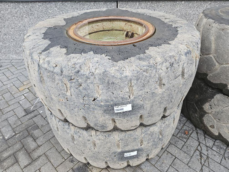 Terex TL260S-Banden 20.5-R25-Solid wheels / Full Gummi - Gume in platišča za Gradbeni stroj: slika 3 Terex TL260S-Banden 20.5-R25-Solid wheels / Full Gummi - Gume in platišča za Gradbeni stroj: slika 3