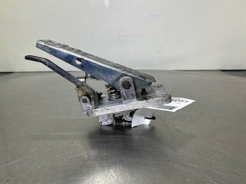 Terex TW150-6041506-Brake pedal/Bremspedal/Rempedaal - Kabina in notranjost za Gradbeni stroj: slika 2 Terex TW150-6041506-Brake pedal/Bremspedal/Rempedaal - Kabina in notranjost za Gradbeni stroj: slika 2