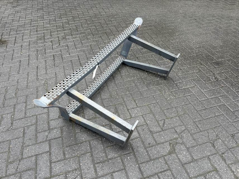 Terex TW150-6047945-Stair panel/Trittstufen/Traptreden - Okvir/ Šasija za Gradbeni stroj: slika 3 Terex TW150-6047945-Stair panel/Trittstufen/Traptreden - Okvir/ Šasija za Gradbeni stroj: slika 3