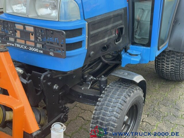 Iseki 2120 Winterdienst Besen + Streuer 2 Zapfwellen - Mestni traktor: slika 2 Iseki 2120 Winterdienst Besen + Streuer 2 Zapfwellen - Mestni traktor: slika 2