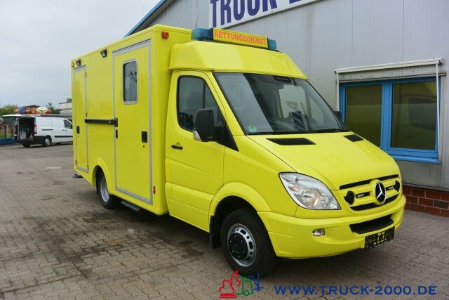 Mercedes-Benz Sprinter 516 CDI Intensiv- Rettung- Krankenwagen - Reševalno vozilo: slika 1 Mercedes-Benz Sprinter 516 CDI Intensiv- Rettung- Krankenwagen - Reševalno vozilo: slika 1