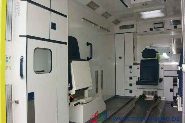 Mercedes-Benz Sprinter 516 CDI Intensiv- Rettung- Krankenwagen - Reševalno vozilo: slika 2 Mercedes-Benz Sprinter 516 CDI Intensiv- Rettung- Krankenwagen - Reševalno vozilo: slika 2