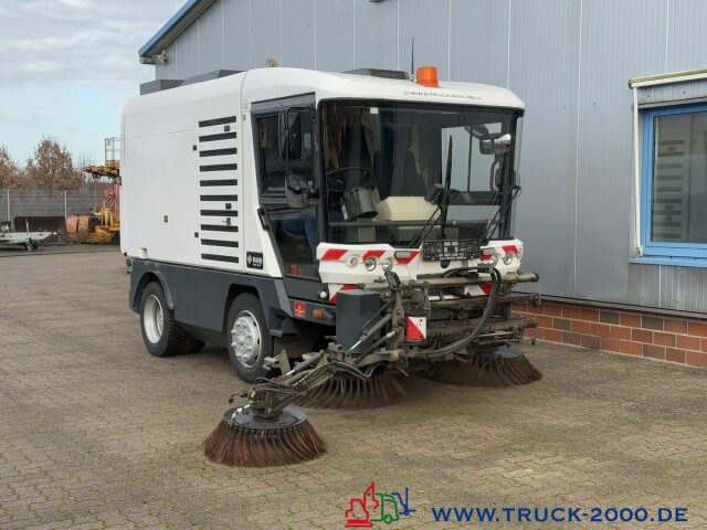 Ravo 540 3 Besensystem Sweeper + Sprühen 50 Km/h - Vozilo za pometanje: slika 2 Ravo 540 3 Besensystem Sweeper + Sprühen 50 Km/h - Vozilo za pometanje: slika 2