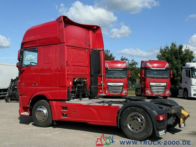 DAF XF 460 FT Super Space Cab 2 Betten + Kühlschrank - Vlačilec: slika 2 DAF XF 460 FT Super Space Cab 2 Betten + Kühlschrank - Vlačilec: slika 2