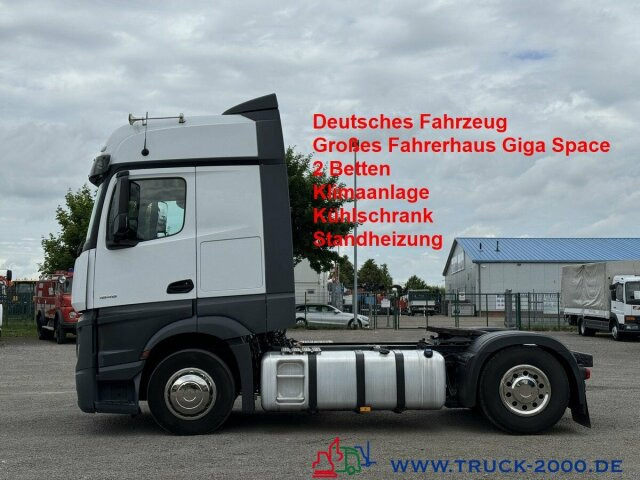 Mercedes-Benz Actros 1846 Giga Space 2Betten Kühlschrank Klima - Vlačilec: slika 1 Mercedes-Benz Actros 1846 Giga Space 2Betten Kühlschrank Klima - Vlačilec: slika 1