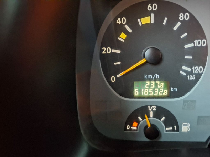 Mercedes-Benz ACTROS 2041 AS 4x4 - Vlačilec: slika 2 Mercedes-Benz ACTROS 2041 AS 4x4 - Vlačilec: slika 2