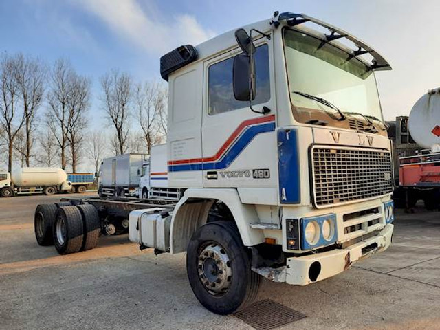 Volvo F 12 6*4 STEEL SUSPENSION - Tovornjak-šasija: slika 4 Volvo F 12 6*4 STEEL SUSPENSION - Tovornjak-šasija: slika 4