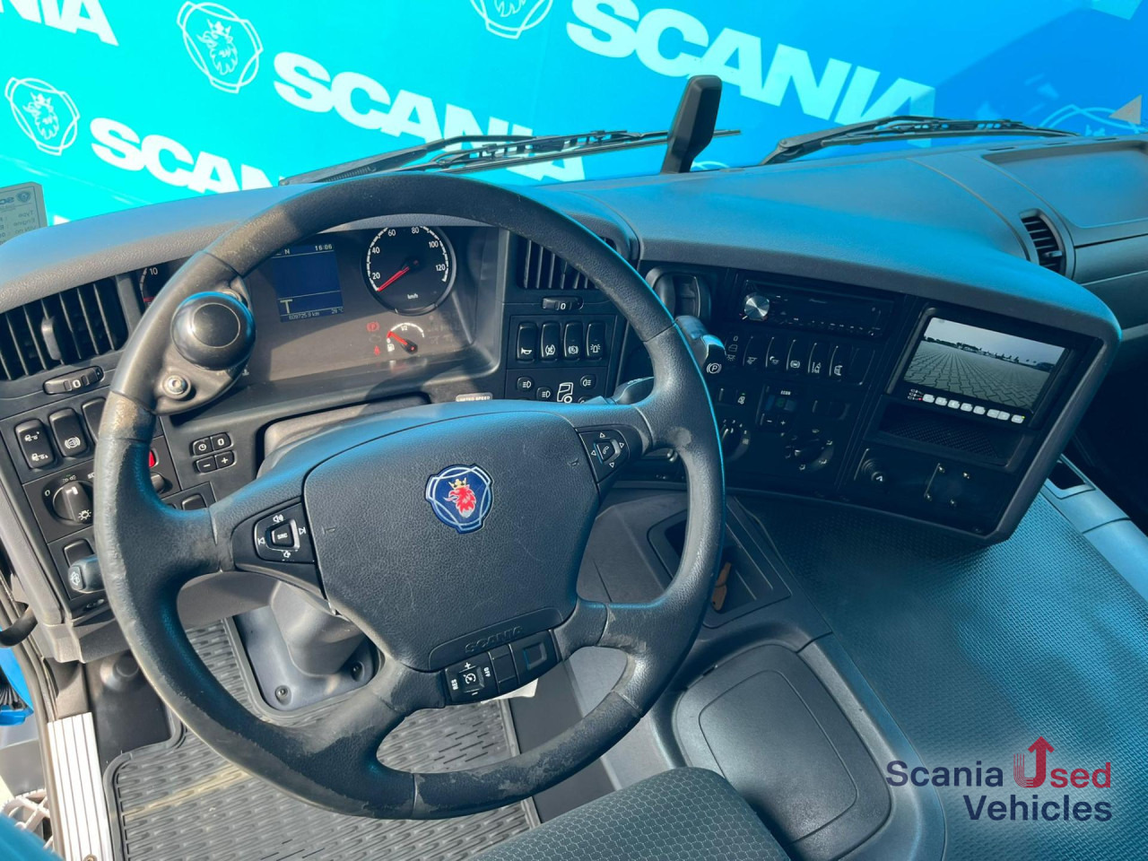 SCANIA P 250 DB4x2MNA AIRCO TAILLIFT 1.5T BOX 675X250X235 - Tovornjak zabojnik: slika 2 SCANIA P 250 DB4x2MNA AIRCO TAILLIFT 1.5T BOX 675X250X235 - Tovornjak zabojnik: slika 2