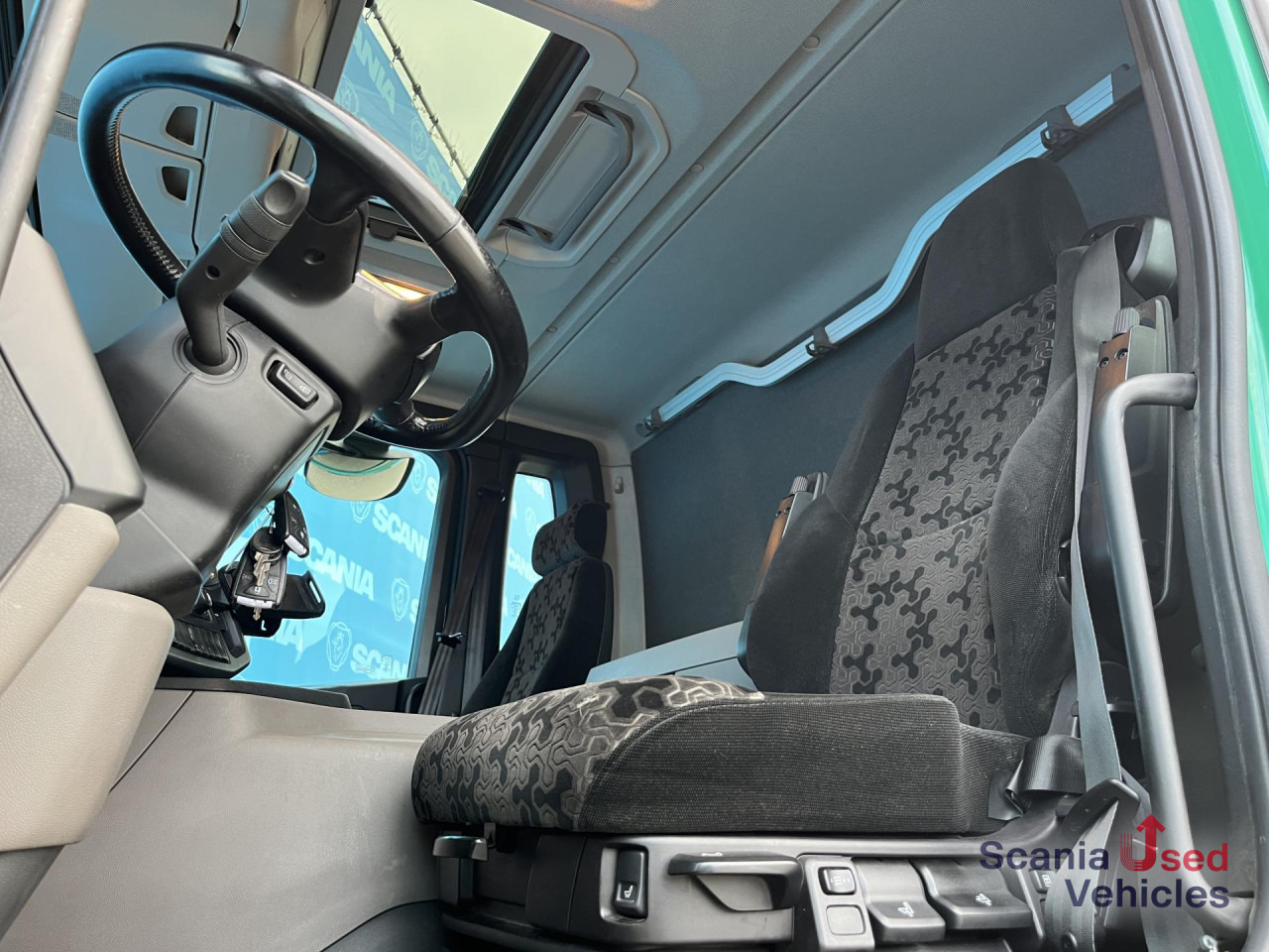 SCANIA P 320 B6x2*4NB RETARDER FULL AIR 8T 7.2x2.5x2.35M - Tovornjak zabojnik: slika 2 SCANIA P 320 B6x2*4NB RETARDER FULL AIR 8T 7.2x2.5x2.35M - Tovornjak zabojnik: slika 2