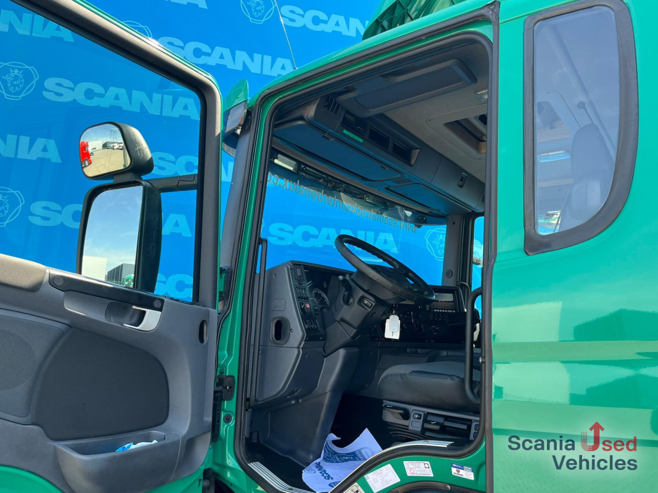 SCANIA P 320 DB6x2*4MNB RETARDER FULL AIR 8T TAIL LIFT 2T - Tovornjak zabojnik: slika 3 SCANIA P 320 DB6x2*4MNB RETARDER FULL AIR 8T TAIL LIFT 2T - Tovornjak zabojnik: slika 3