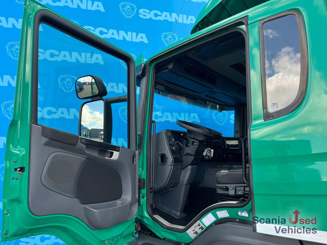 SCANIA P 320 DB6x2*4MNB RETARDER FULL AIR 8T TAIL LIFT 2T - Tovornjak zabojnik: slika 5 SCANIA P 320 DB6x2*4MNB RETARDER FULL AIR 8T TAIL LIFT 2T - Tovornjak zabojnik: slika 5