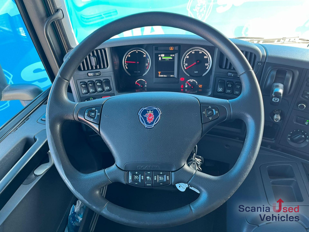 SCANIA P 320 DB6x2*4MNB RETARDER FULL AIR 8T TAIL LIFT 2T - Tovornjak zabojnik: slika 5 SCANIA P 320 DB6x2*4MNB RETARDER FULL AIR 8T TAIL LIFT 2T - Tovornjak zabojnik: slika 5