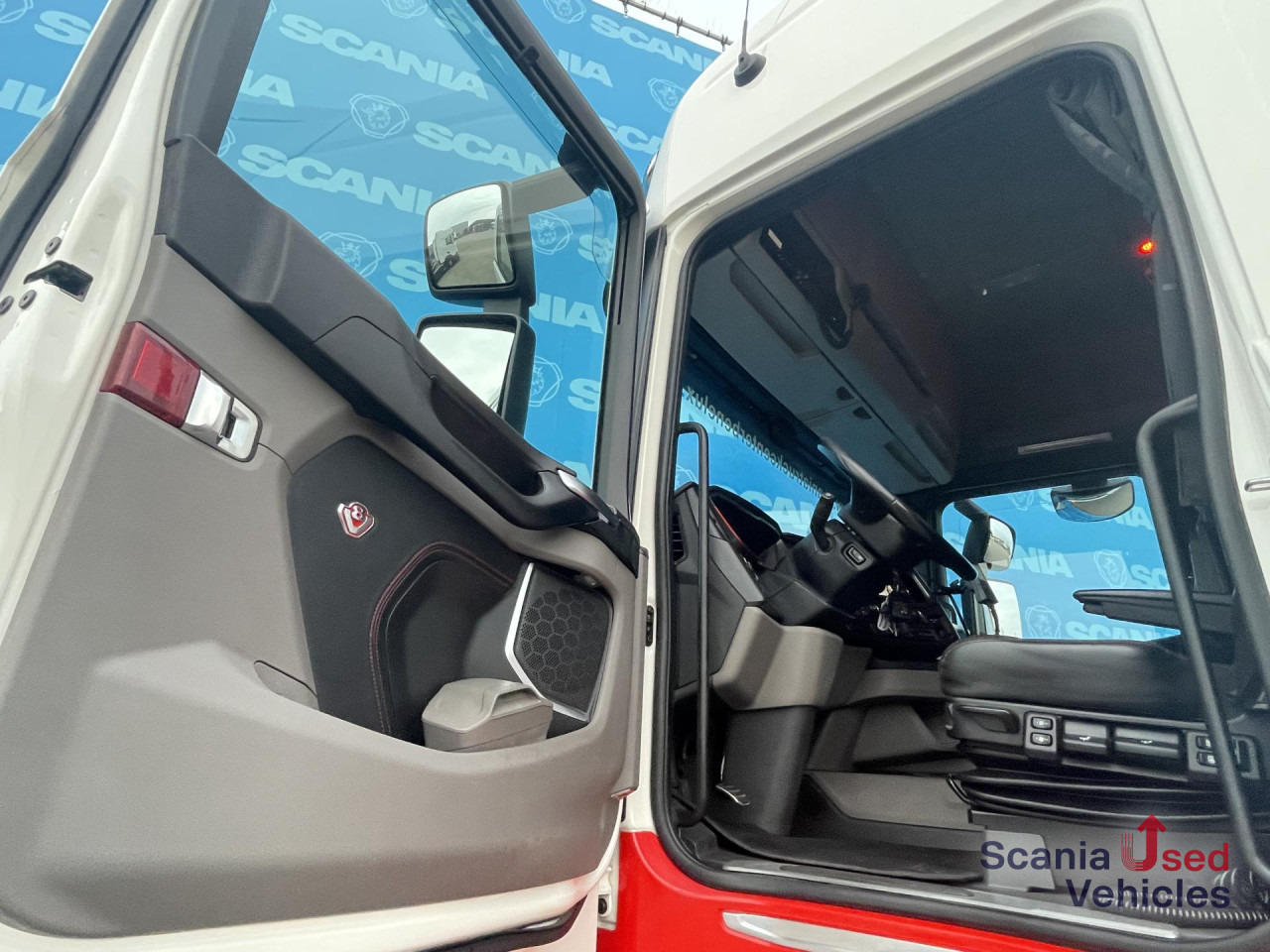 SCANIA R 650 B6x4NB RETARDER V8 WOOD KESLA 2112T CRANE - Tovornjak za prevoz lesa, Tovornjak z dvigalom: slika 3 SCANIA R 650 B6x4NB RETARDER V8 WOOD KESLA 2112T CRANE - Tovornjak za prevoz lesa, Tovornjak z dvigalom: slika 3