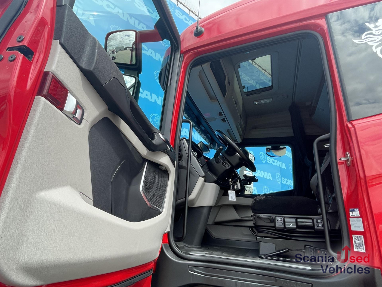 SCANIA R 410 A4x2NA RETARDER LED NAVI SMART 2 - Vlačilec: slika 2 SCANIA R 410 A4x2NA RETARDER LED NAVI SMART 2 - Vlačilec: slika 2