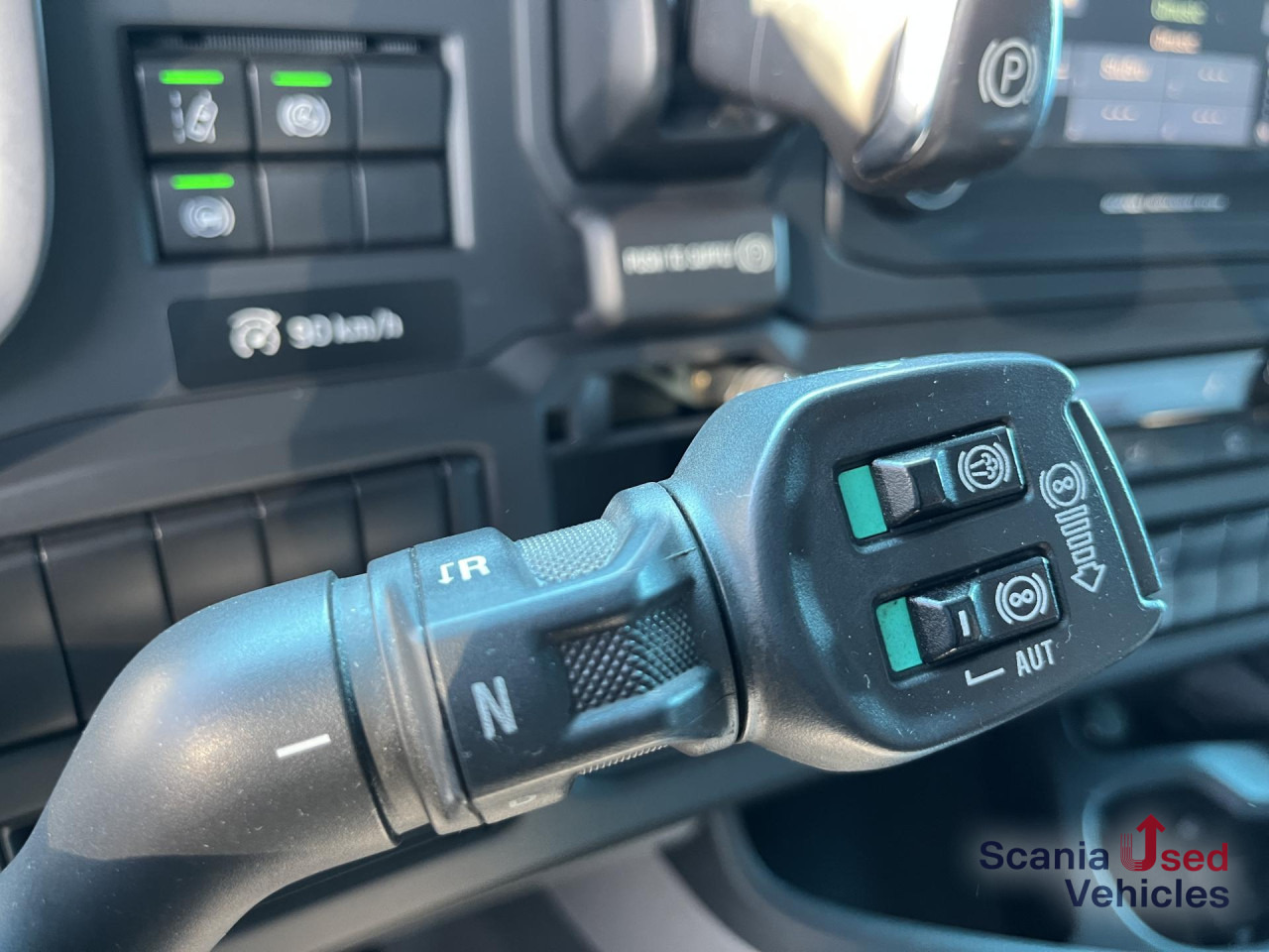 SCANIA R 450 A4x2NA RETARDER 8T DIFF-L SMART2 - Vlačilec: slika 4 SCANIA R 450 A4x2NA RETARDER 8T DIFF-L SMART2 - Vlačilec: slika 4