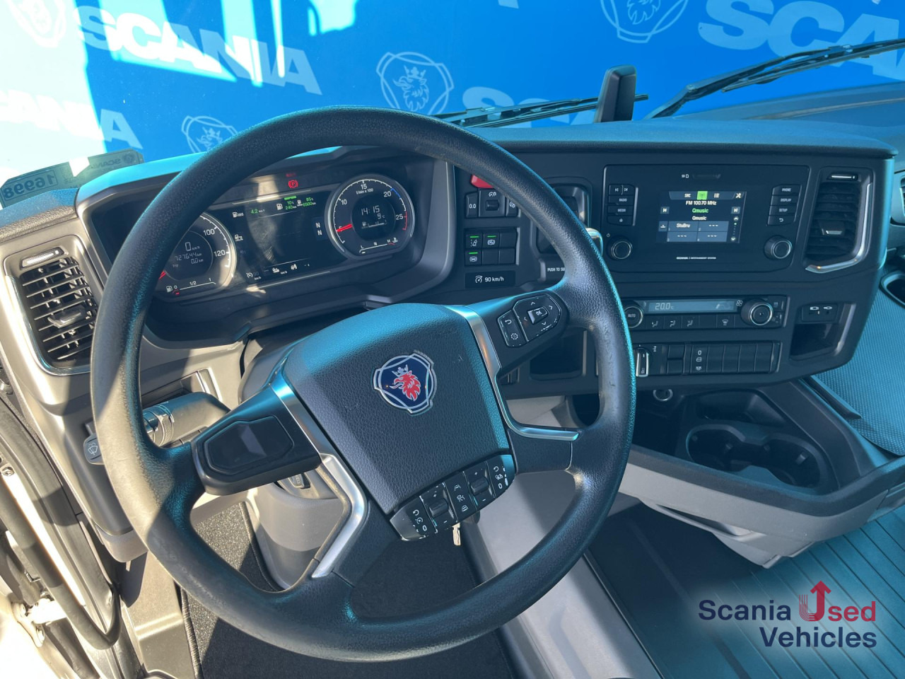 SCANIA R 450 A4x2NA RETARDER 8T DIFF-L SMART2 - Vlačilec: slika 3 SCANIA R 450 A4x2NA RETARDER 8T DIFF-L SMART2 - Vlačilec: slika 3