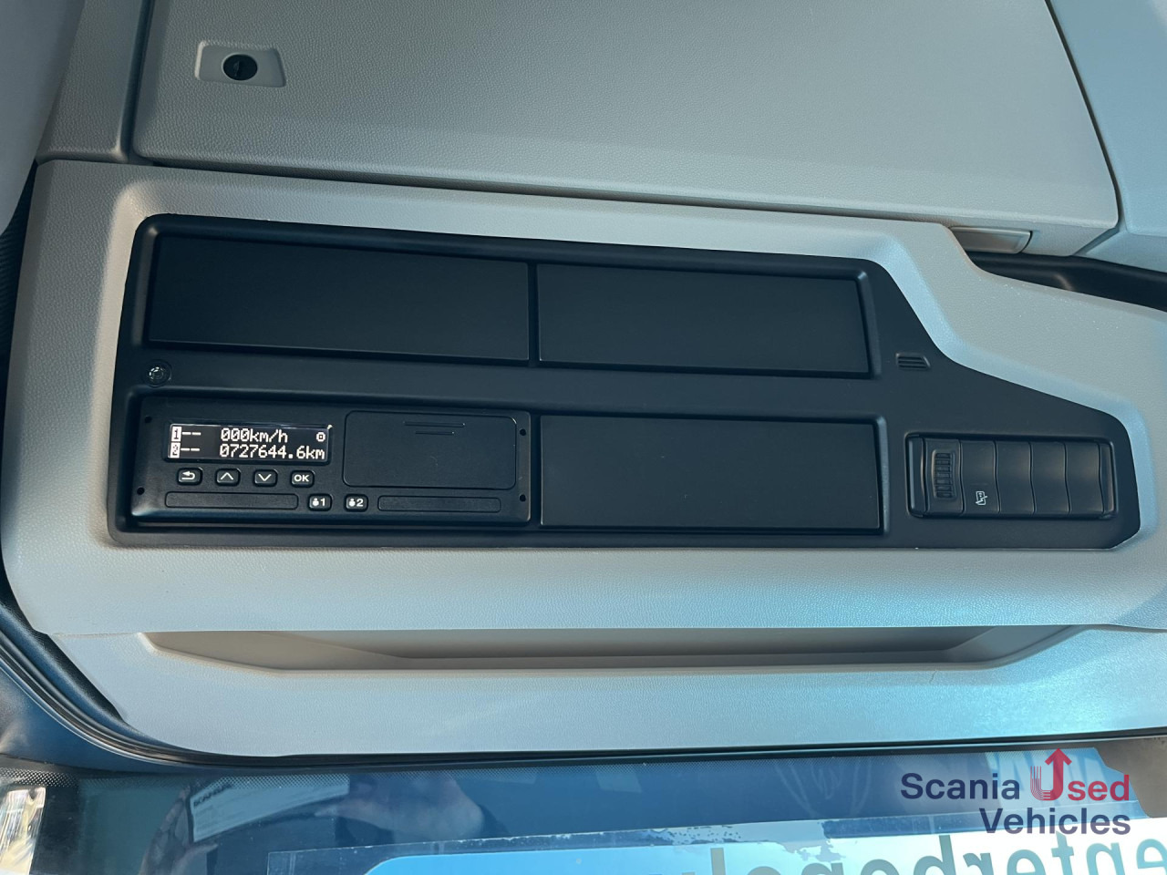 SCANIA R 450 A4x2NA RETARDER 8T DIFF-L SMART2 - Vlačilec: slika 5 SCANIA R 450 A4x2NA RETARDER 8T DIFF-L SMART2 - Vlačilec: slika 5