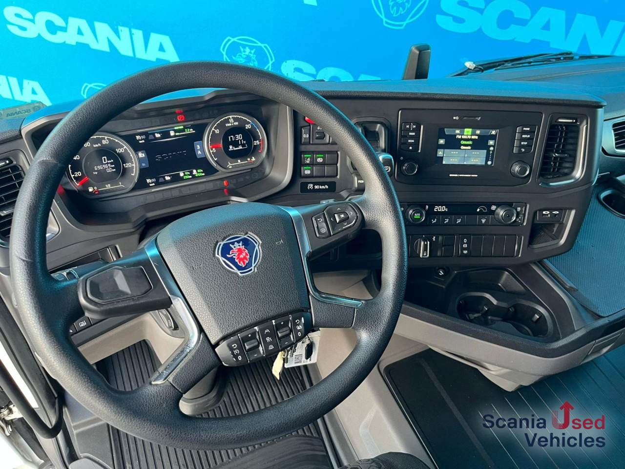 SCANIA R 450 A4x2NA RETARDER 8T DIFF-L SMART2 - Vlačilec: slika 3 SCANIA R 450 A4x2NA RETARDER 8T DIFF-L SMART2 - Vlačilec: slika 3