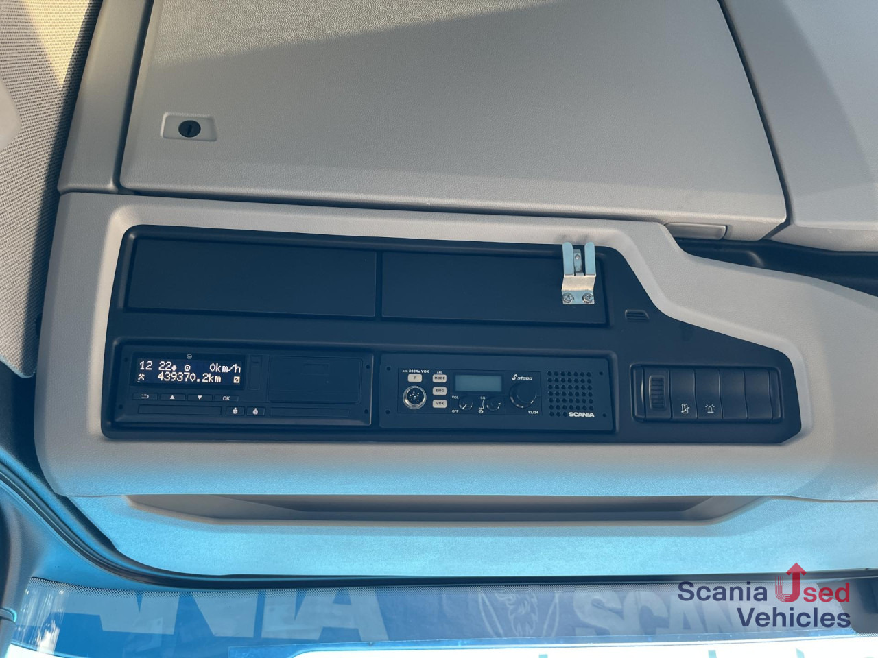SCANIA R 450 A4x2NB RETARDER DIFF-L FULL AIR 8T P-AIRCO - Vlačilec: slika 5 SCANIA R 450 A4x2NB RETARDER DIFF-L FULL AIR 8T P-AIRCO - Vlačilec: slika 5