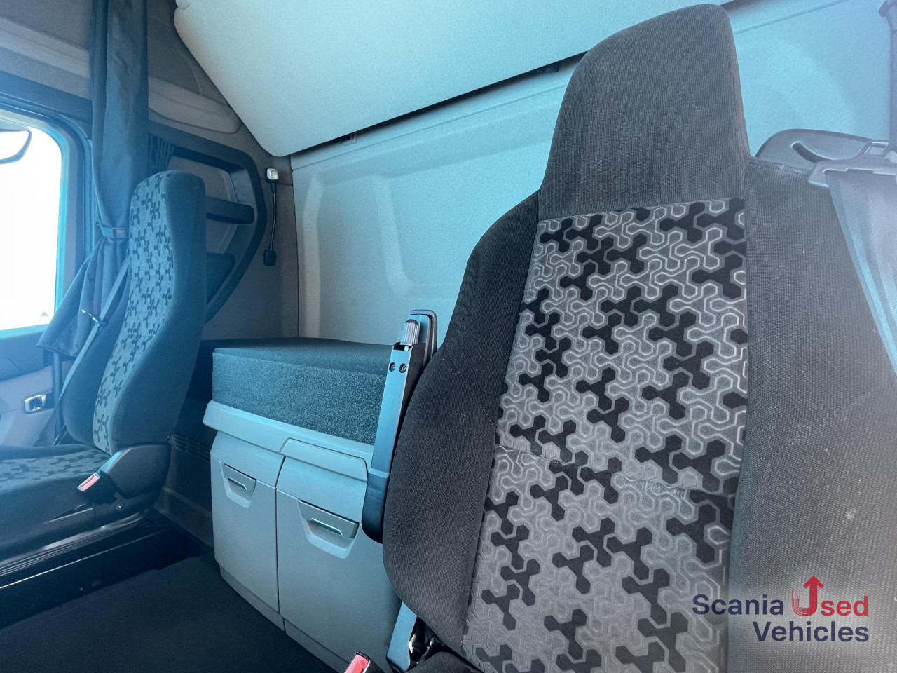 SCANIA S 500 A4X2NB RETARDER FULL AIR 8T P-AIRCO ACC - Vlačilec: slika 5 SCANIA S 500 A4X2NB RETARDER FULL AIR 8T P-AIRCO ACC - Vlačilec: slika 5