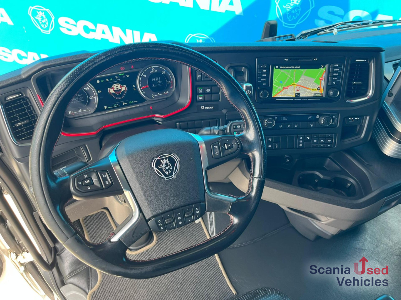 SCANIA S 520 A4x2NA V8 RETARDER P-AIRCO LED LEATHER - Vlačilec: slika 4 SCANIA S 520 A4x2NA V8 RETARDER P-AIRCO LED LEATHER - Vlačilec: slika 4
