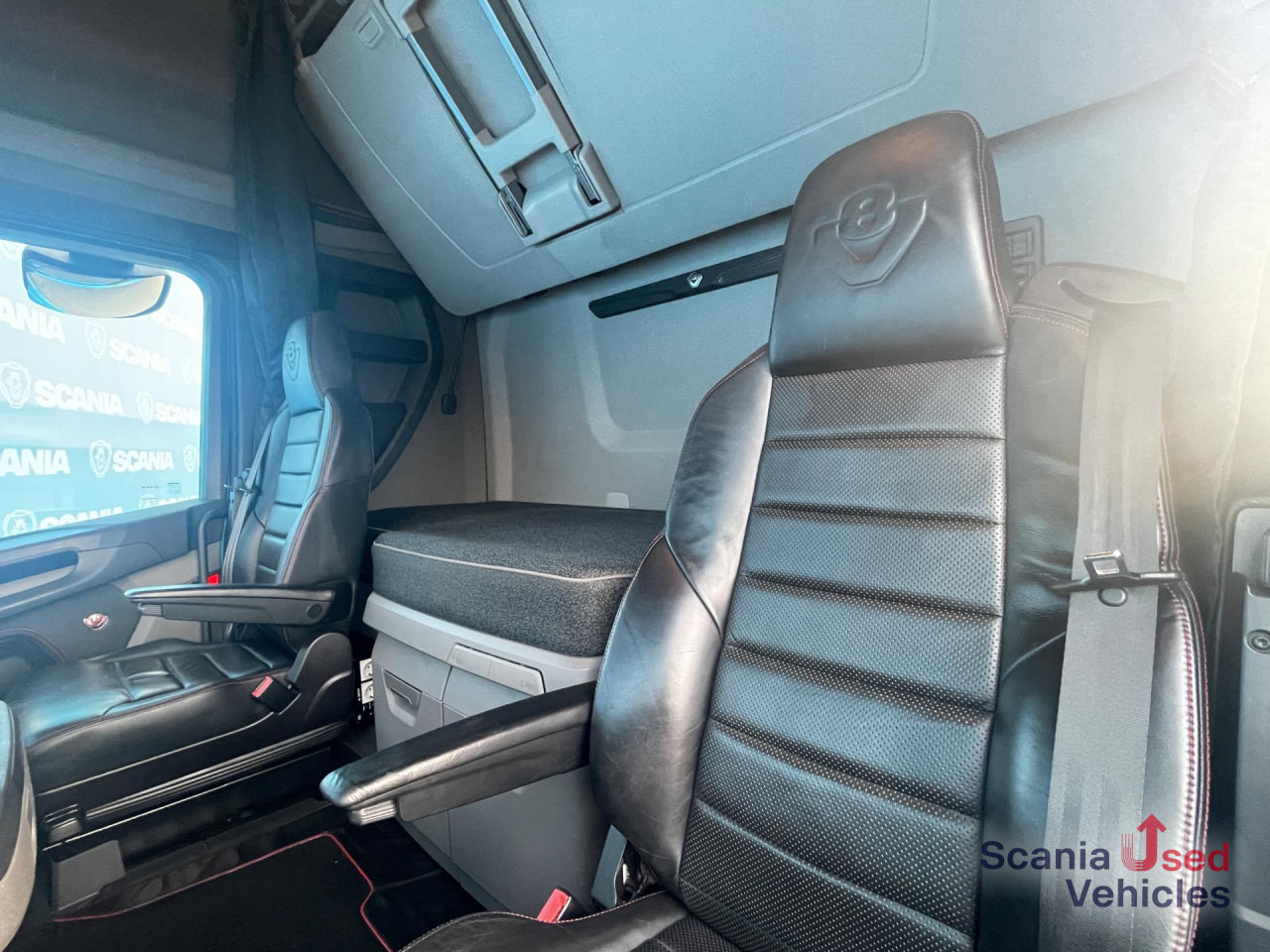 SCANIA S 660 A6x2/4NB V8 RETARDER FULL AIR 8T DIFF-L LED - Vlačilec: slika 3 SCANIA S 660 A6x2/4NB V8 RETARDER FULL AIR 8T DIFF-L LED - Vlačilec: slika 3