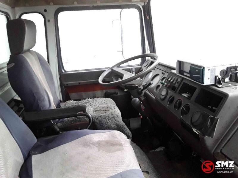 Interior photo 1: Tovornjak za prevoz živine Iveco Magirus 80 16 horse truck
