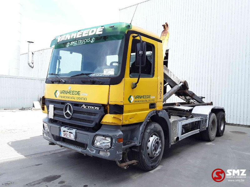 Mercedes-Benz Actros 2636 6x4 lames steel 3x - Kontejnerski tovornjak/ Tovornjak z zamenljivim tovoriščem: slika 3 Mercedes-Benz Actros 2636 6x4 lames steel 3x - Kontejnerski tovornjak/ Tovornjak z zamenljivim tovoriščem: slika 3