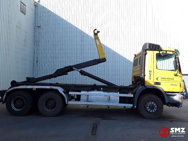 Mercedes-Benz Actros 2636 6x4 steel lames 3x - Kontejnerski tovornjak/ Tovornjak z zamenljivim tovoriščem: slika 4 Mercedes-Benz Actros 2636 6x4 steel lames 3x - Kontejnerski tovornjak/ Tovornjak z zamenljivim tovoriščem: slika 4