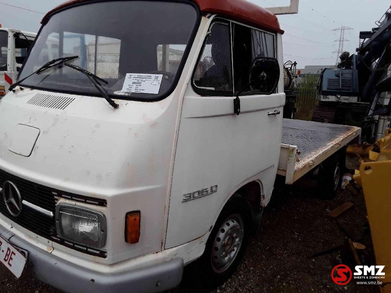 Mercedes-Benz - Tovornjak s kesonom: slika 5 Mercedes-Benz - Tovornjak s kesonom: slika 5