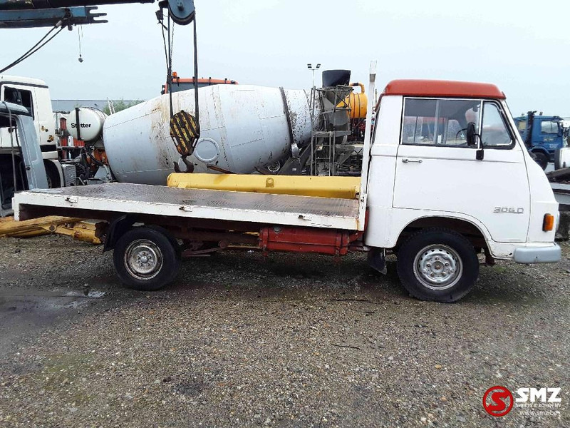 Mercedes-Benz - Tovornjak s kesonom: slika 4 Mercedes-Benz - Tovornjak s kesonom: slika 4