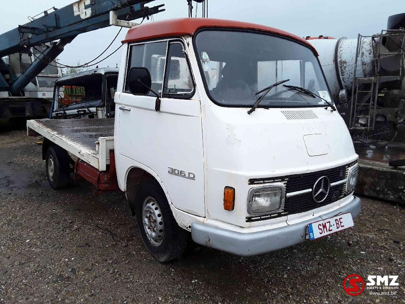 Mercedes-Benz - Tovornjak s kesonom: slika 1 Mercedes-Benz - Tovornjak s kesonom: slika 1