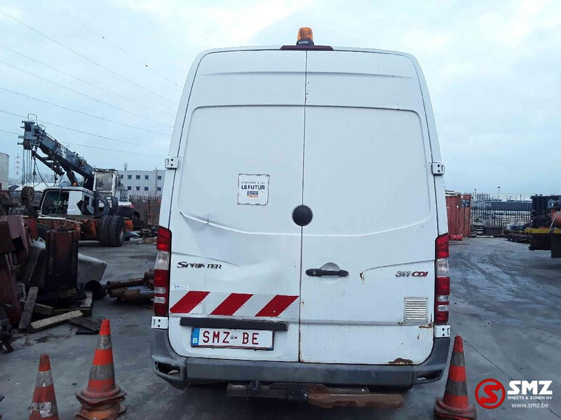 Interior photo 2: Dostavno vozilo z zabojnikom Mercedes-Benz Sprinter 311 accident