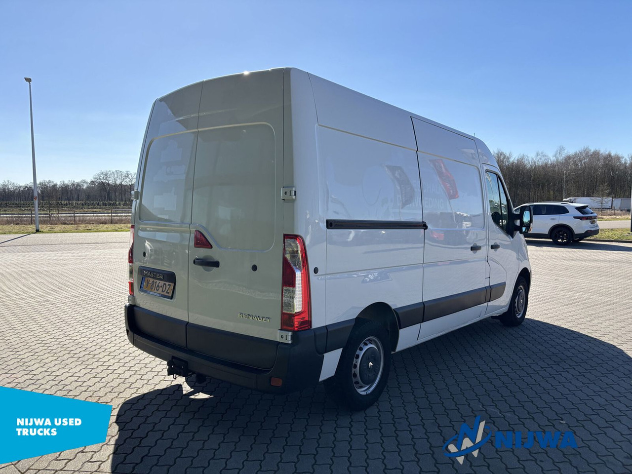 Renault Master T33 130 L2H2 Geïsoleerde bak Kasten - Mali kombi: slika 3 Renault Master T33 130 L2H2 Geïsoleerde bak Kasten - Mali kombi: slika 3