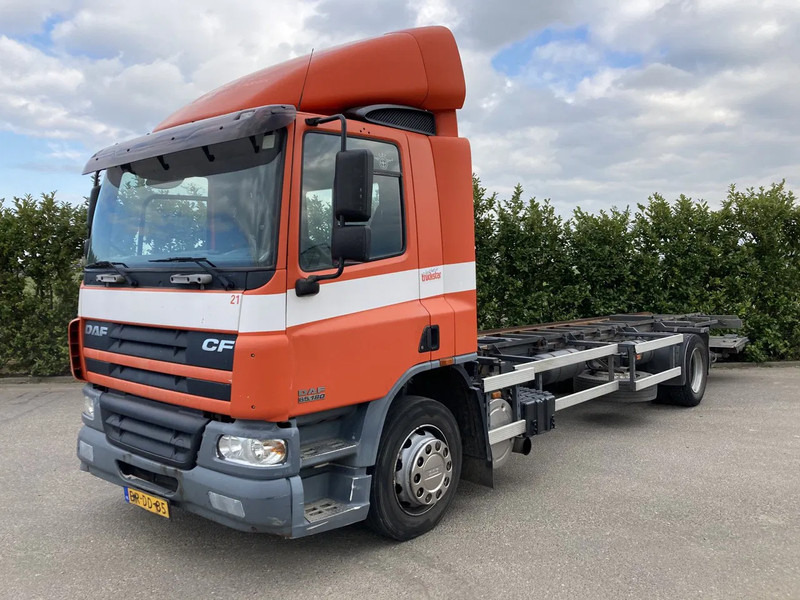 DAF CF65.180 Euro3 Manual / Laadklep - Tovornjak-šasija: slika 2 DAF CF65.180 Euro3 Manual / Laadklep - Tovornjak-šasija: slika 2