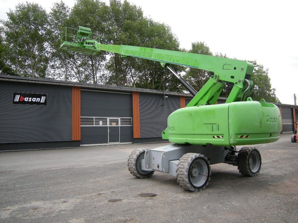 Genie Arbeitsbühne Genie S-65, AH 22 m - Dvižna ploščad montirana na tovornjak: slika 1 Genie Arbeitsbühne Genie S-65, AH 22 m - Dvižna ploščad montirana na tovornjak: slika 1