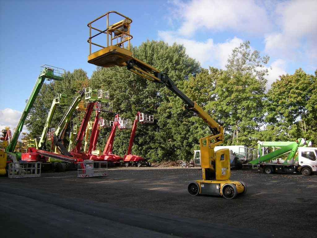 Haulotte HA12CJ+ , AH 12m, Korbarm drehbar - Dvižna ploščad montirana na tovornjak: slika 5 Haulotte HA12CJ+ , AH 12m, Korbarm drehbar - Dvižna ploščad montirana na tovornjak: slika 5
