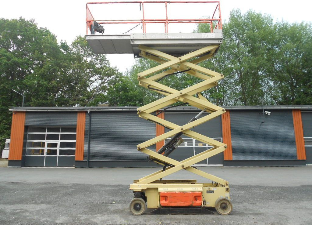 JLG JLG 3246, Scherenarbeitsbühne, 11,9 m - Škarjasta dvižna ploščad: slika 1 JLG JLG 3246, Scherenarbeitsbühne, 11,9 m - Škarjasta dvižna ploščad: slika 1