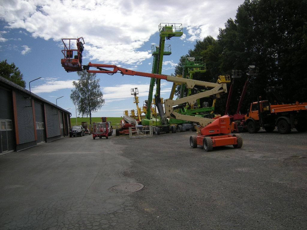 JLG M450 AJ Gelenkteleskoparbeitsbühne 16 m - Dvižna ploščad montirana na tovornjak: slika 3 JLG M450 AJ Gelenkteleskoparbeitsbühne 16 m - Dvižna ploščad montirana na tovornjak: slika 3