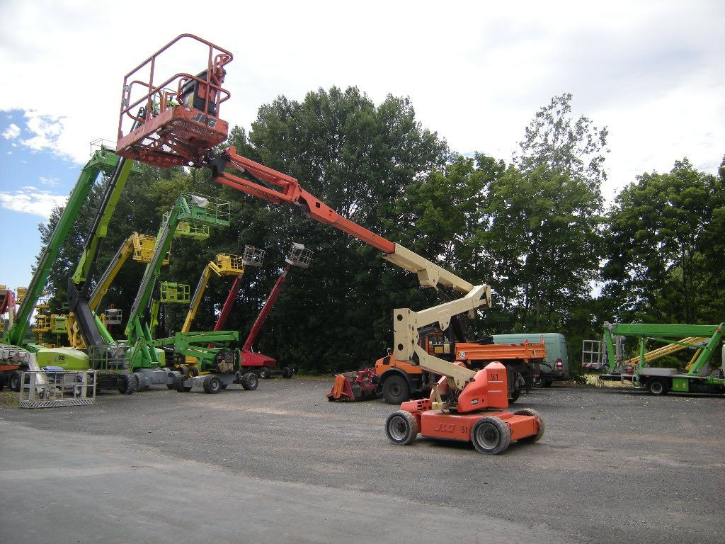 JLG M450 AJ Gelenkteleskoparbeitsbühne 16 m - Dvižna ploščad montirana na tovornjak: slika 4 JLG M450 AJ Gelenkteleskoparbeitsbühne 16 m - Dvižna ploščad montirana na tovornjak: slika 4