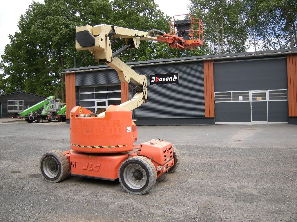 JLG M450 AJ Gelenkteleskoparbeitsbühne 16 m - Dvižna ploščad montirana na tovornjak: slika 1 JLG M450 AJ Gelenkteleskoparbeitsbühne 16 m - Dvižna ploščad montirana na tovornjak: slika 1