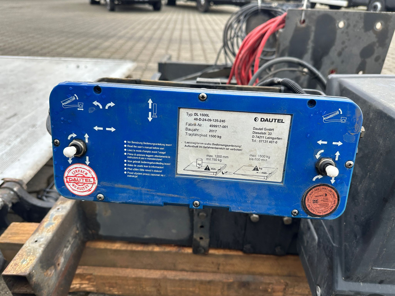 Iveco Koffer 8,80 m + Ladebordwand 1,5t - Dostavno vozilo z zabojnikom: slika 4 Iveco Koffer 8,80 m + Ladebordwand 1,5t - Dostavno vozilo z zabojnikom: slika 4