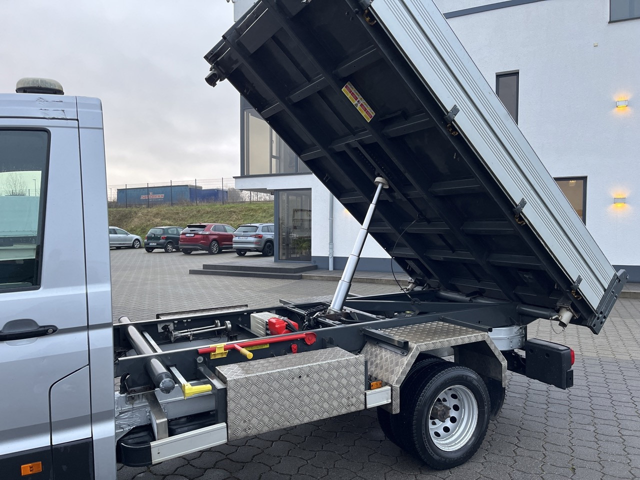 MAN TGE 3.180 4x2 Zwillingsbereift - Dostavno vozilo prekucnik: slika 2 MAN TGE 3.180 4x2 Zwillingsbereift - Dostavno vozilo prekucnik: slika 2