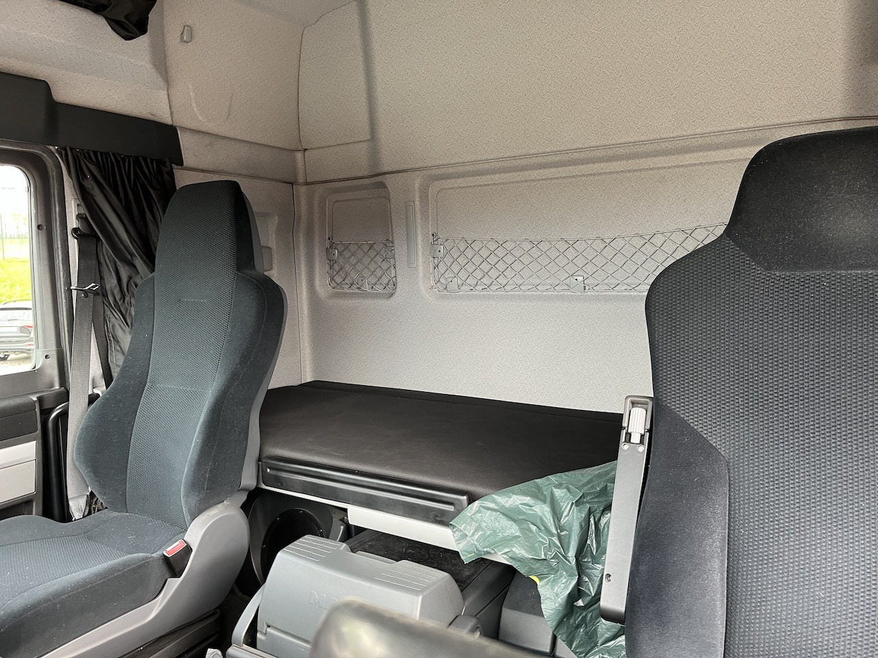 MAN TGX 26.480 6x2 Atlas 145.2 Kran Baustoff AHK - Tovornjak s kesonom, Tovornjak z dvigalom: slika 4 MAN TGX 26.480 6x2 Atlas 145.2 Kran Baustoff AHK - Tovornjak s kesonom, Tovornjak z dvigalom: slika 4